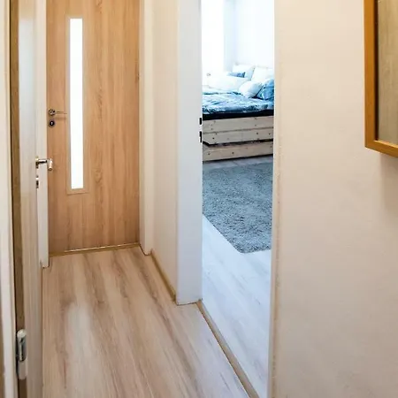 Utulny Apartman S Peknym Vyhladom Na Hory