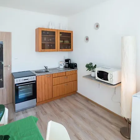 Utulny Apartman S Peknym Vyhladom Na Hory شقة *